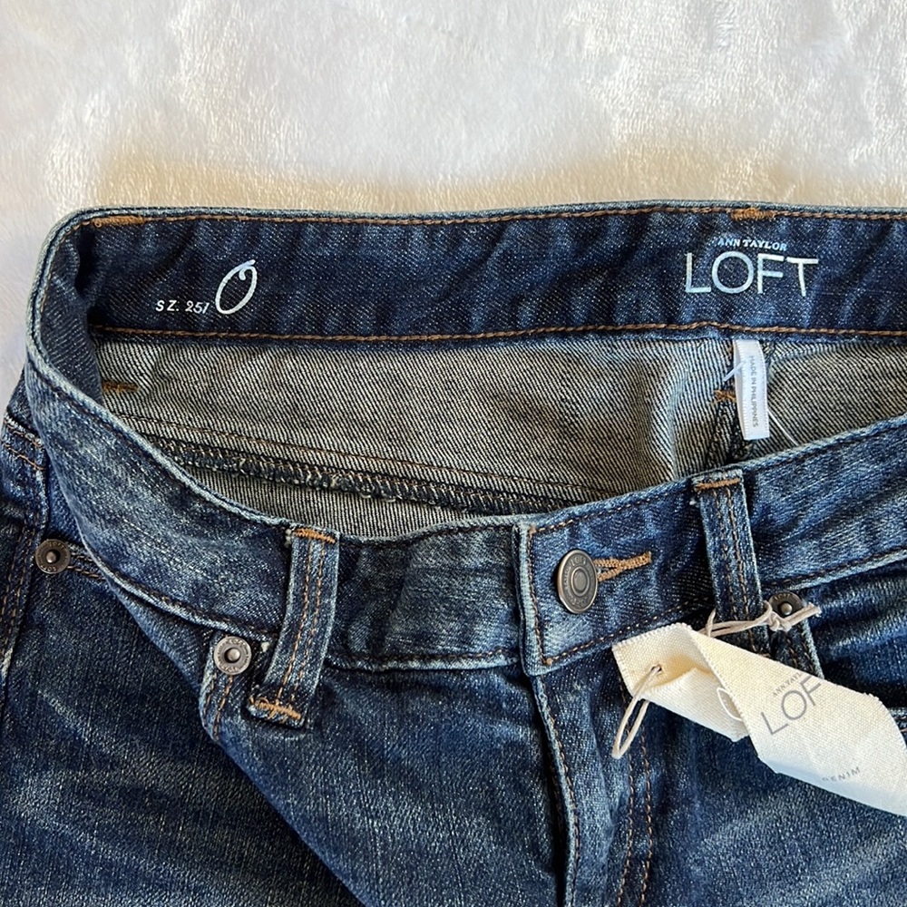 LOFT ROLLUP DENIM SHORTS - Picture 2 of 16